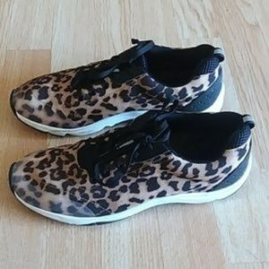 Vionic Tourney Tennis Shoes